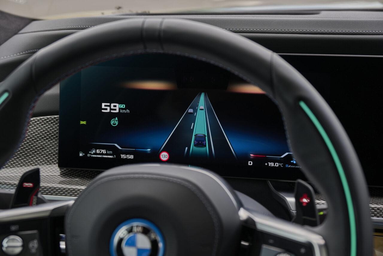 Eccesso di velocità: avvisi utili alla guida per il 60% di automobilisti