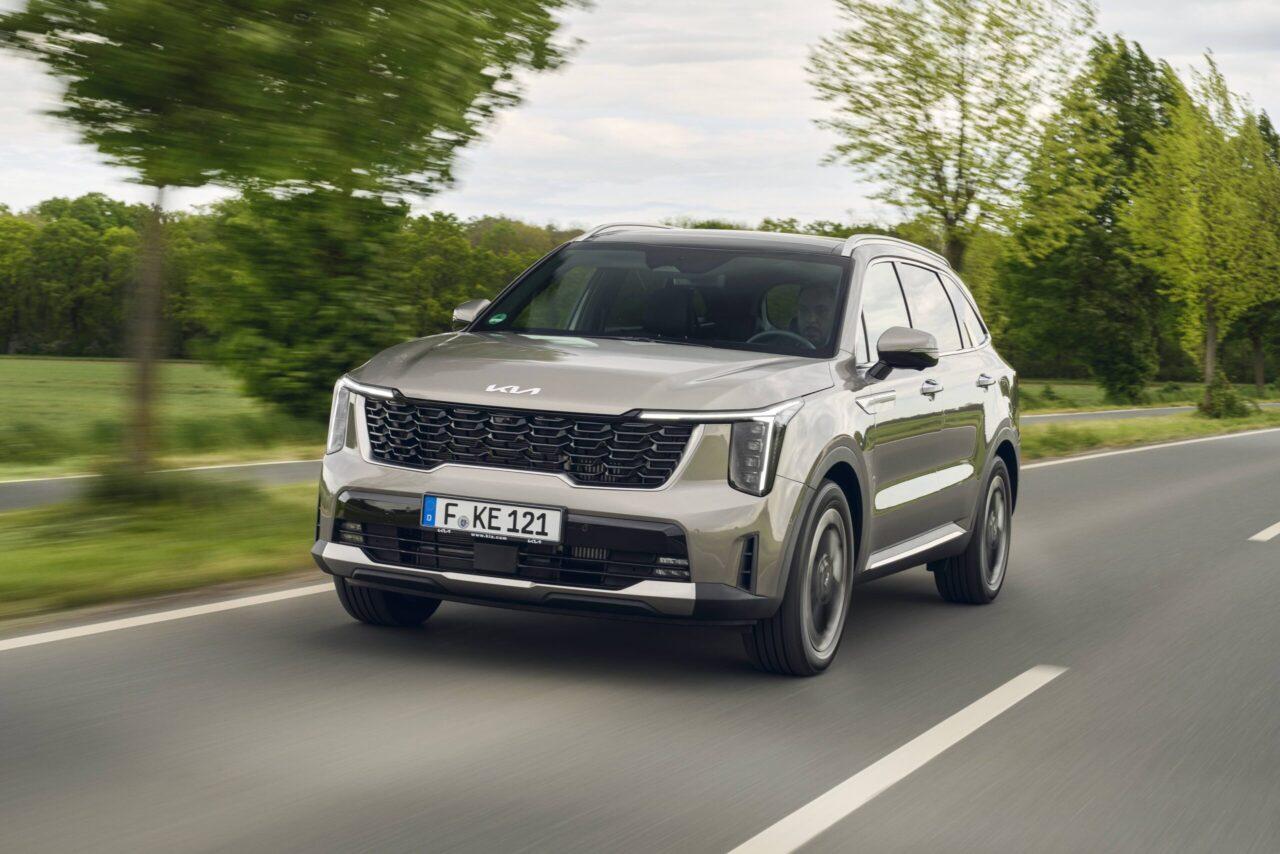 Kia Sorento: debuttano le HEV e PHEV, a partire da 44.350 €