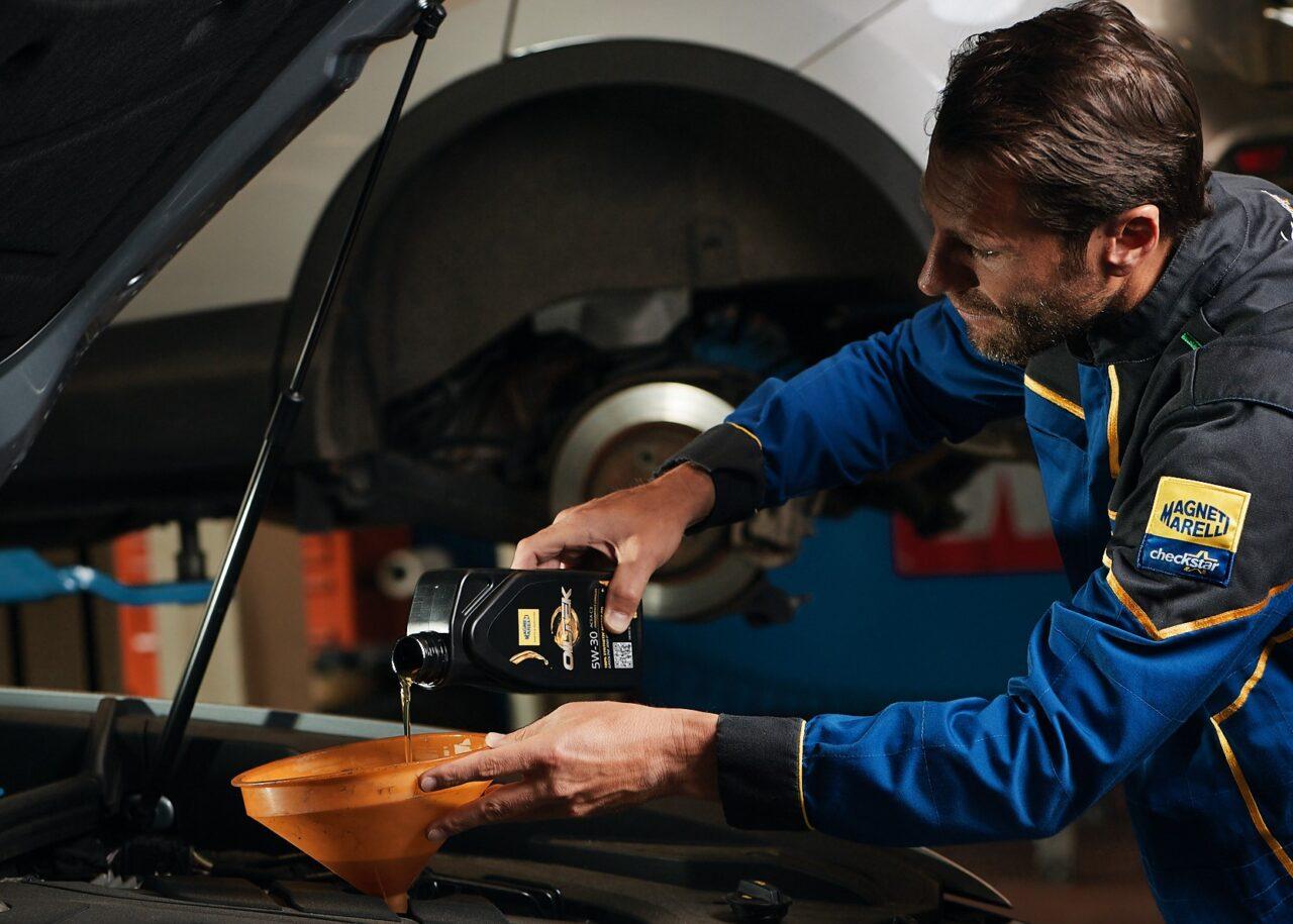 Magneti Marelli Parts & Services: nuova gamma lubrificanti Oiltek
