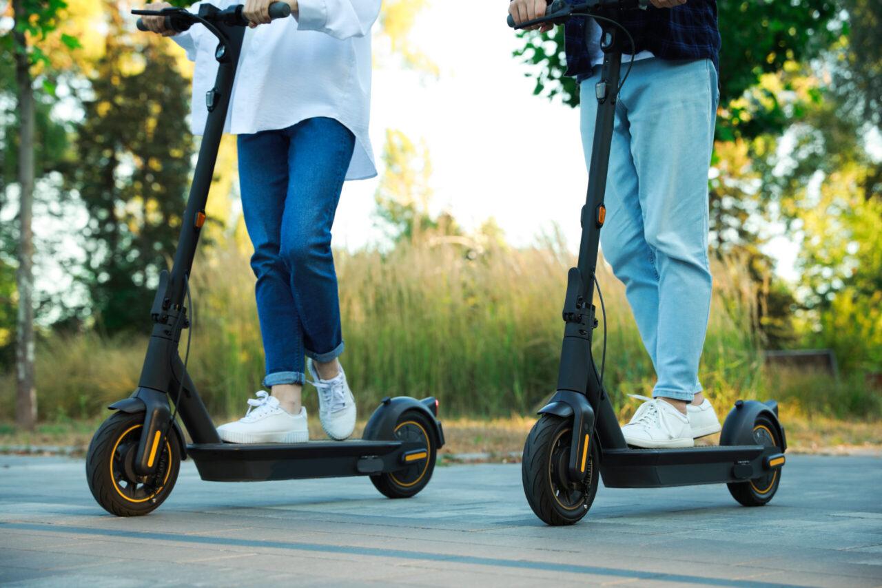 Monopattini: assicurazione, casco e targa, a che punto siamo?