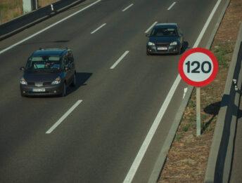 Eccesso velocità: col nuovo CdS fai due infrazioni e ne paghi una