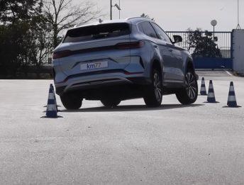 BYD Seal U nel test dell’alce: come vanno le sospensioni morbide?