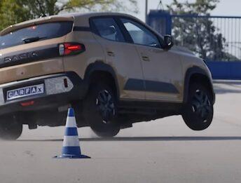 Dacia Spring 2025: come va nel test dell’alce?