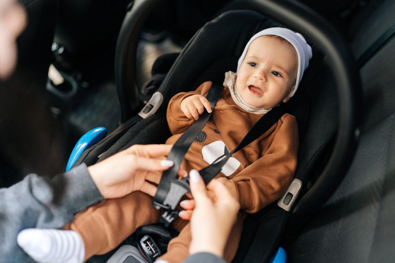 Viaggio in auto con un neonato: 5 consigli utili