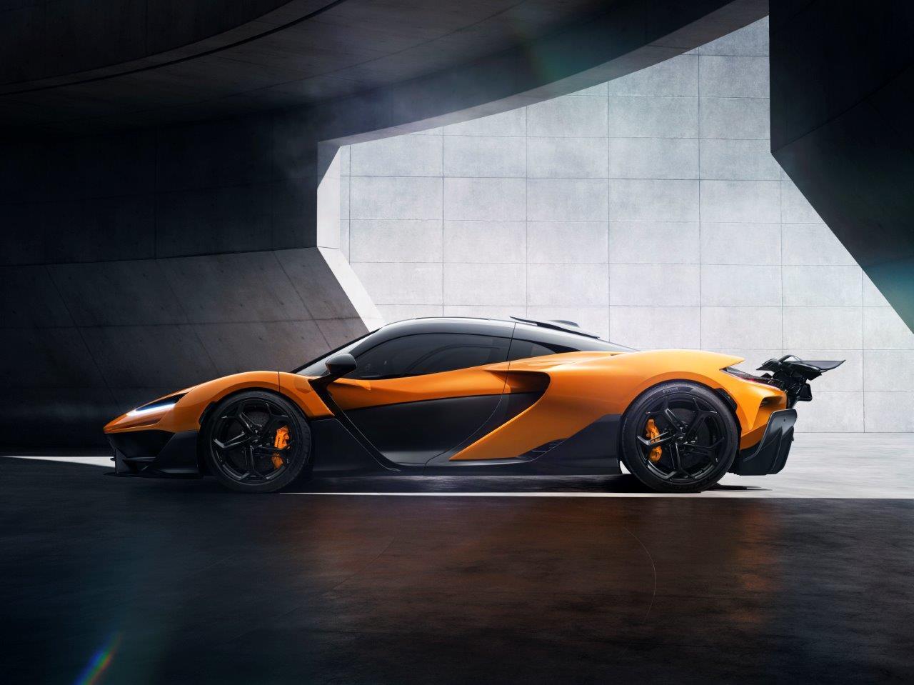 Mclaren W1 con Pirelli