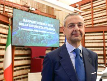 Rapporto DEKRA Sicurezza stradale 2025: errore umano ancora decisivo