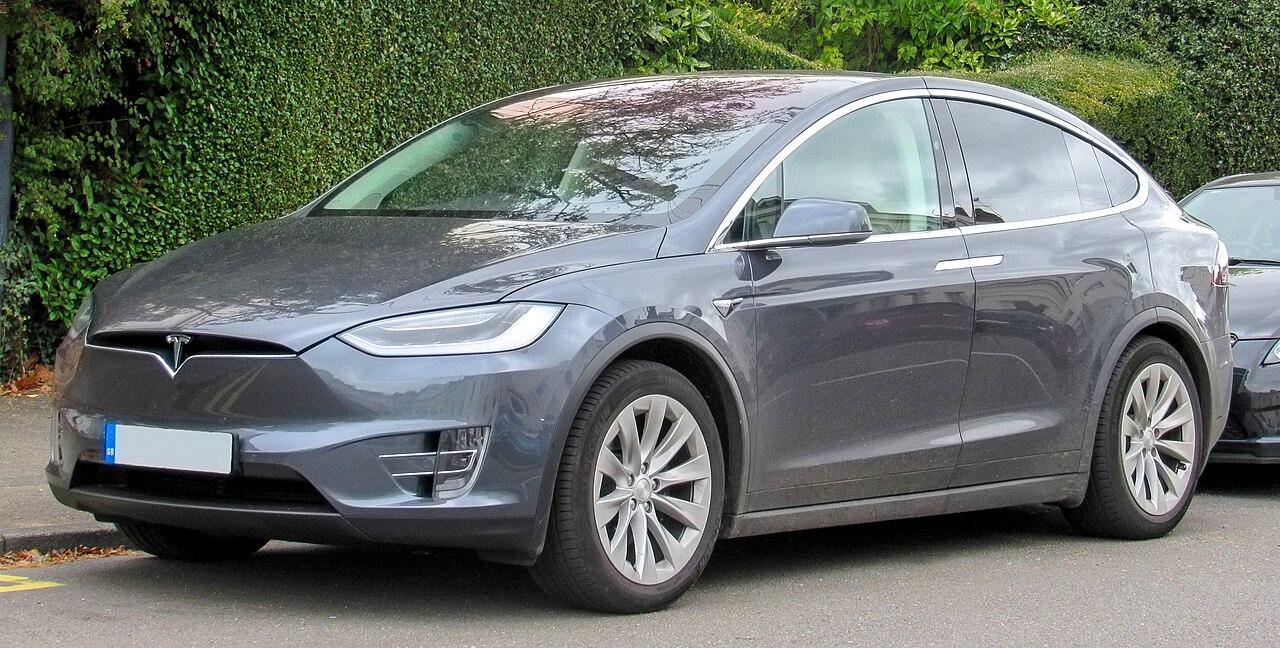 Tesla Elon Musk pensiona Model S e Model X