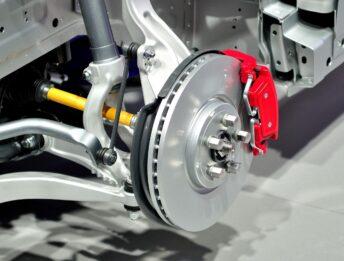Freni Auto: Guida Completa a Funzionamento, Ricambi e Manutenzione