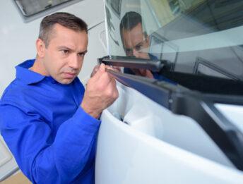 Guida Completa ai Tergicristalli Auto: Funzionamento, Manutenzione e Sostituzione