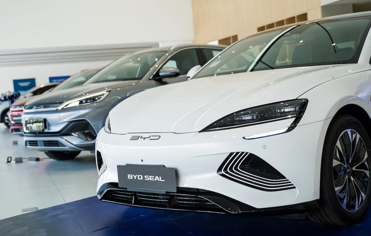 Case auto cinesi, la produzione estera triplicherà entro il 2030