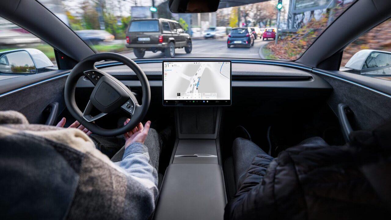 Tesla Full Self-Driving nei Paesi Bassi: c'è il video con le istruzioni