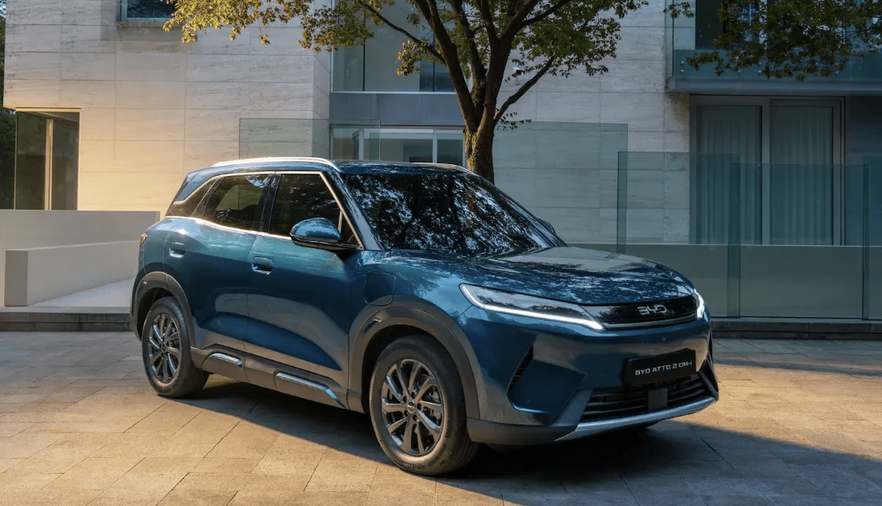 BYD punta fabbriche auto in Europa e in Italia: trattativa con Stellantis?