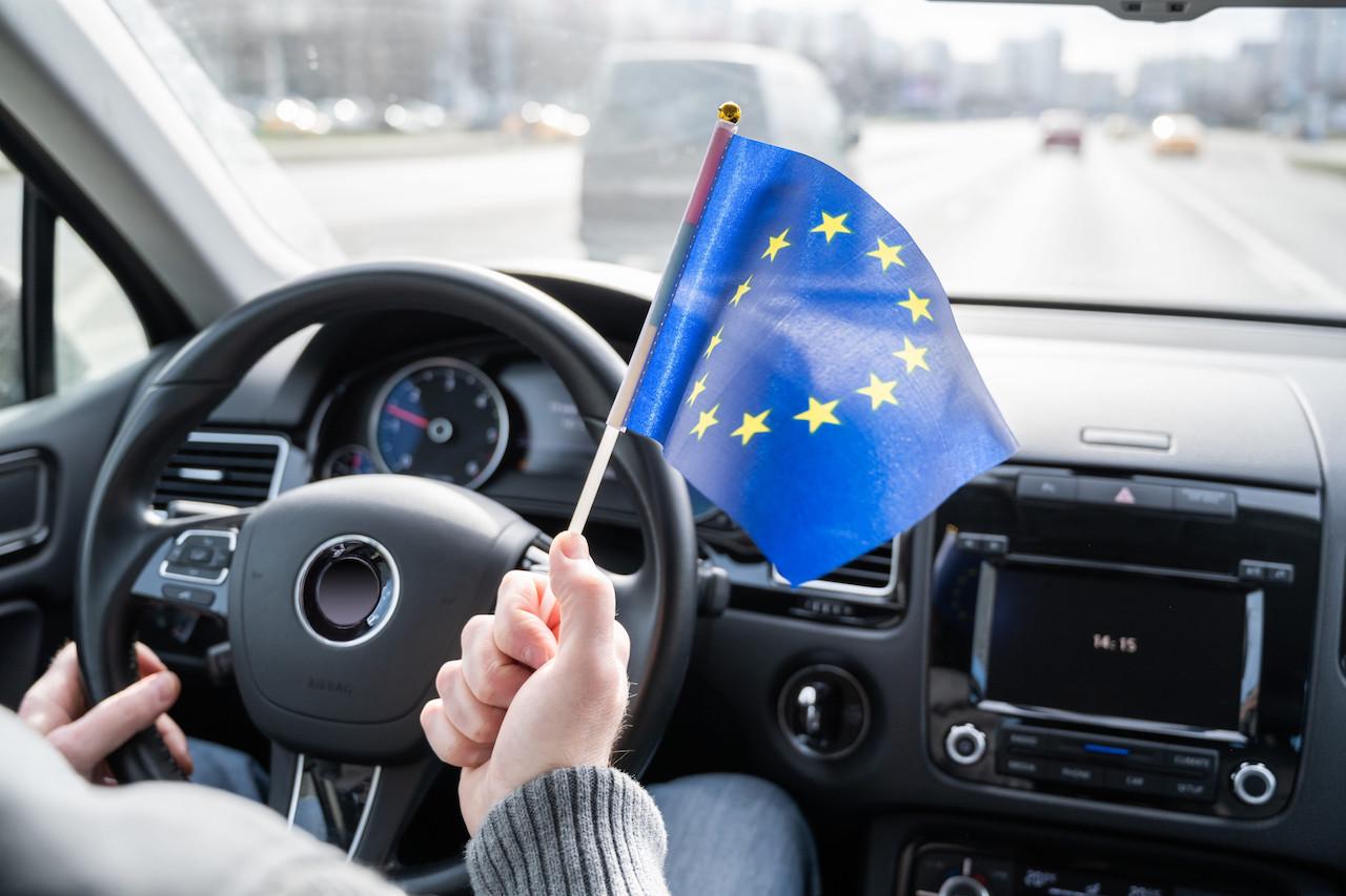 Auto UE trema, accordo Trump-Cina può tagliare fuori Bruxelles