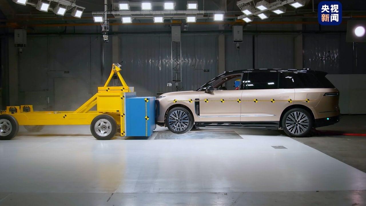 Nio ES9 iper sicura? Ecco come supera durissimi crash test “cinesi”