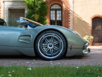 Pirelli: con Cybe Tyre 1.500 km al volante della Pagani Utopia Roadster