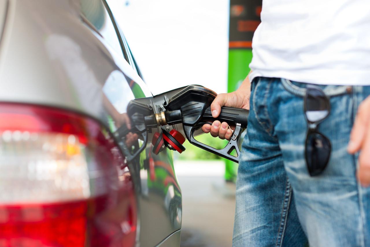 Prezzo diesel schizza sopra 2 euro, Governo sotto accusa per lo sconto ridotto