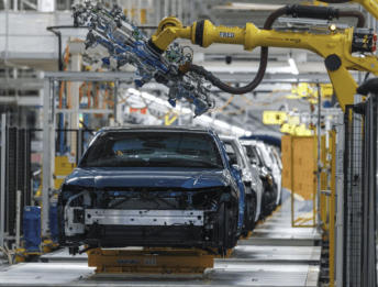 Toyota: l’intelligenza artificiale protegge il lavoro umano, ecco come
