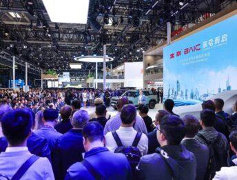 Salone auto Pechino annuale anziché biennale? Le novità cinesi corrono troppo