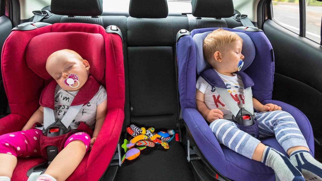 Bimbi in auto, tre ragioni per cui l'Italia è ancora indietro sulla sicurezza