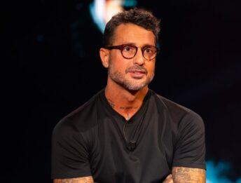 Fabrizio Corona e il Suv a noleggio abbandonato in autostrada: pagherà 17.000€, ecco perché