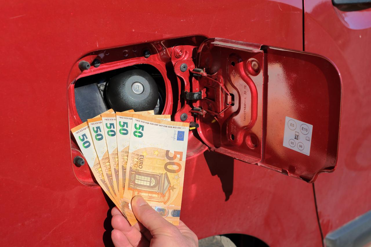Prezzi benzina e diesel tsunami in arrivo senza protezione