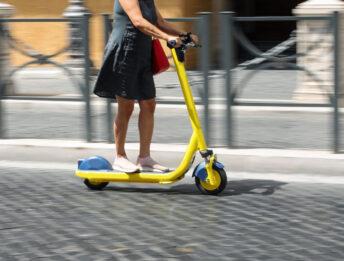 Monopattini in sharing, la grande fuga dalle città: ora tocca a Verona