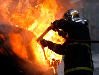 Incendi da batterie al litio in officina: il rischio non riguarda solo le auto elettriche