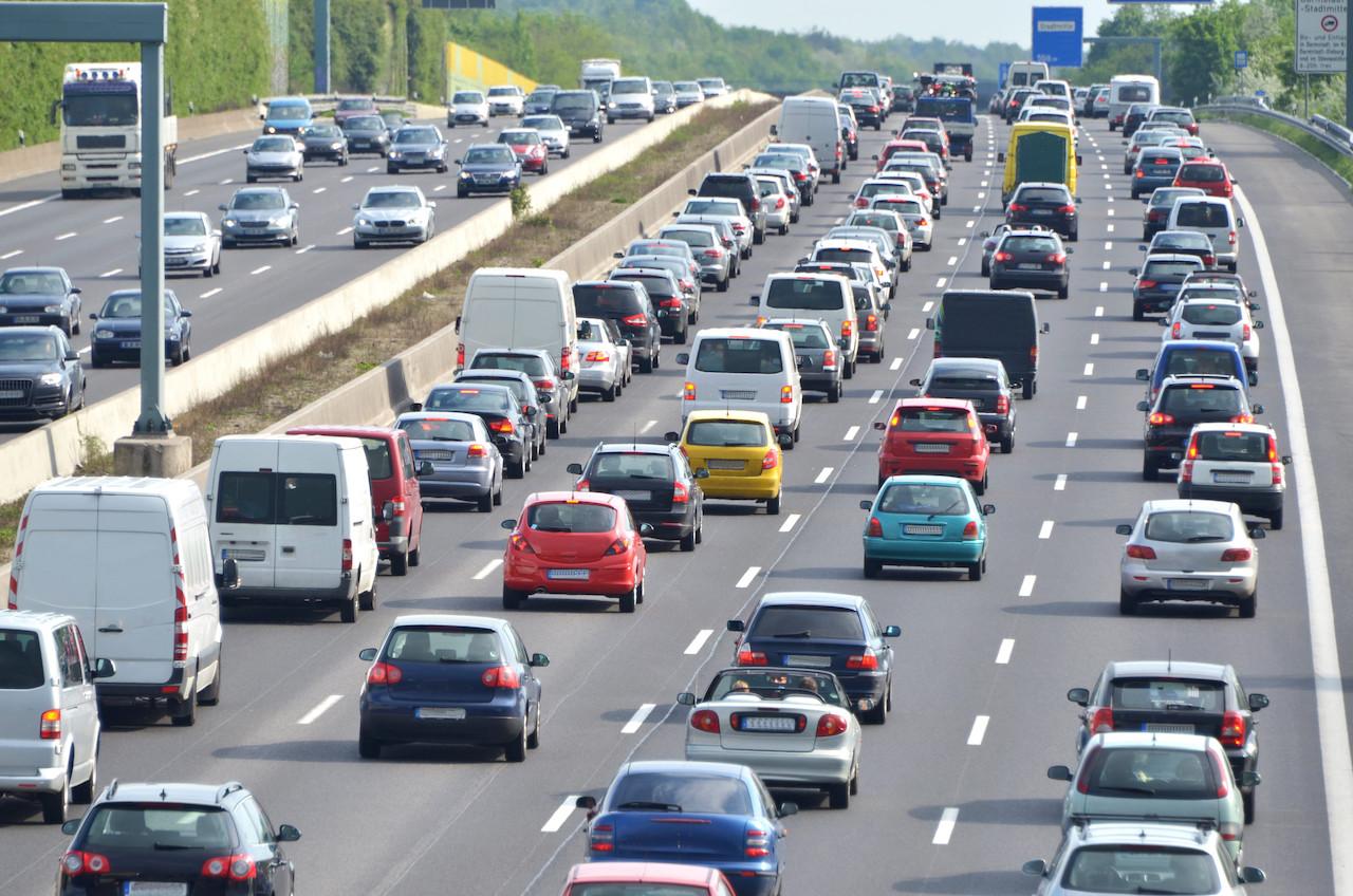 Bollo auto abolito per le vetture fino a 80 kW e per i motocicli nel 2027 come funziona
