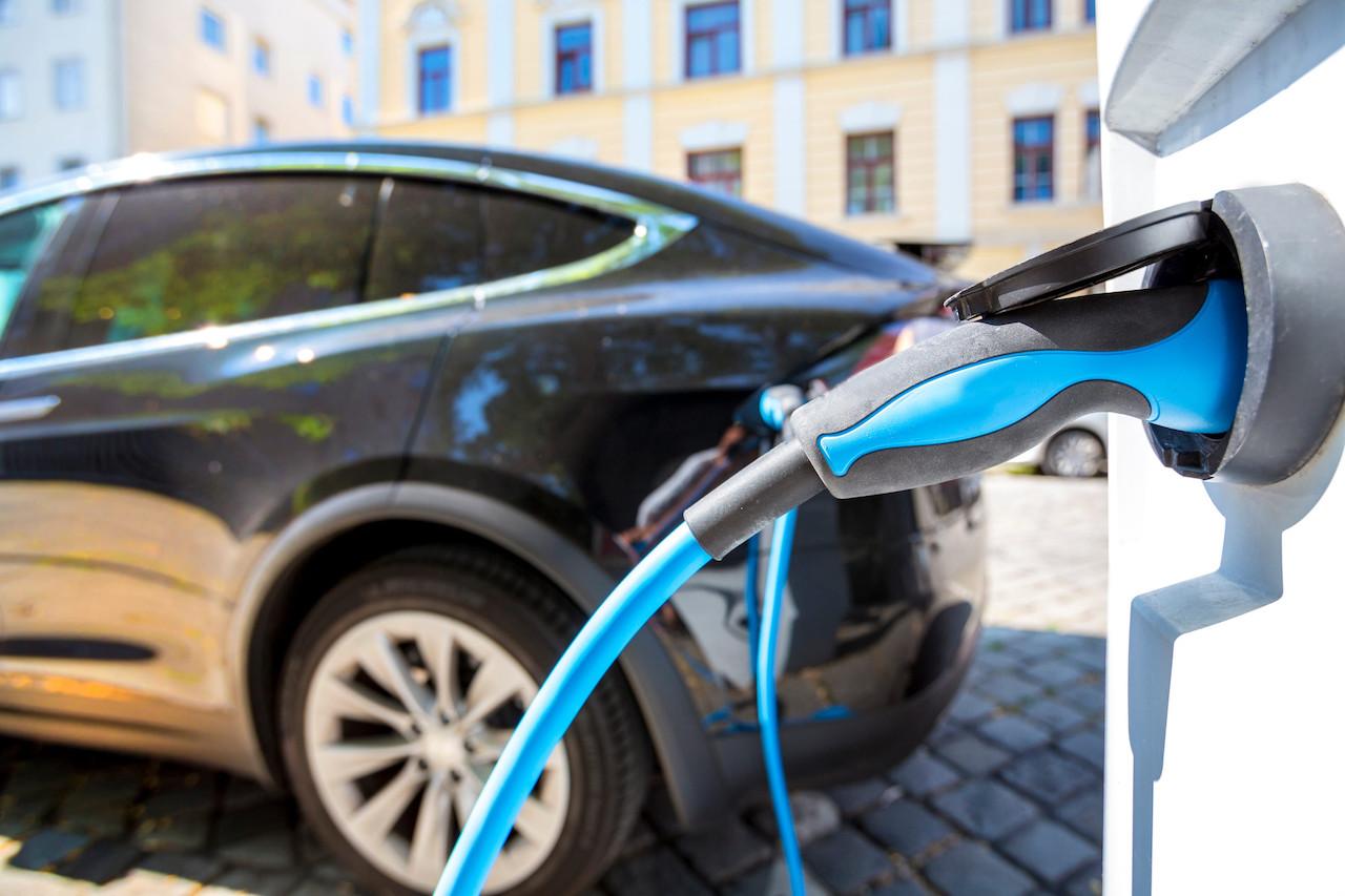 UE vuole tagliare consumi energetici, cosa cambia per le ricariche EV?