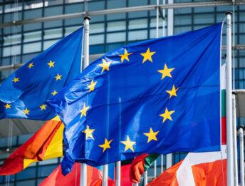 Accordo imminente tra Francia e Germania: scudo anti Cina sulle auto