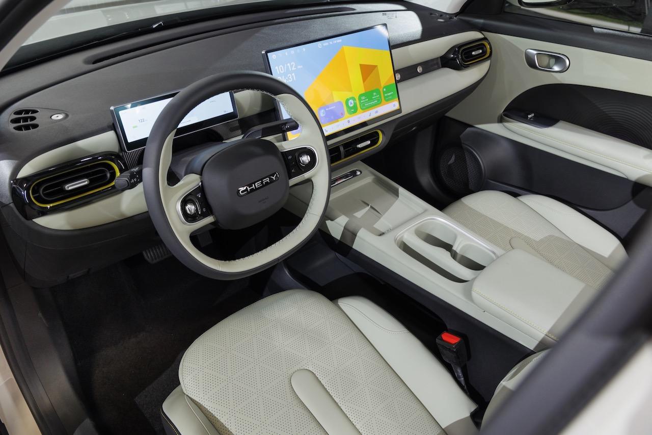 Chery Q dentro