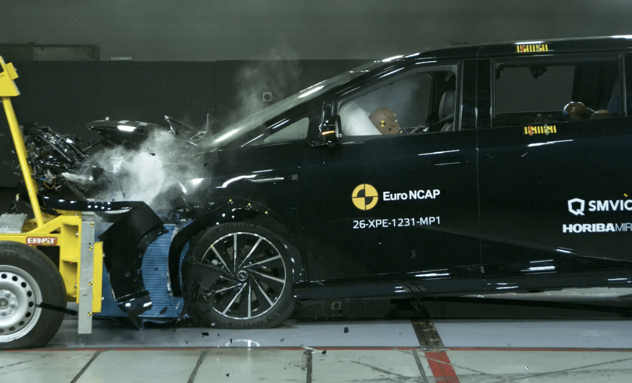 Euro NCAP promuove i tasti fisici nelle auto, meno distrazioni da schermo