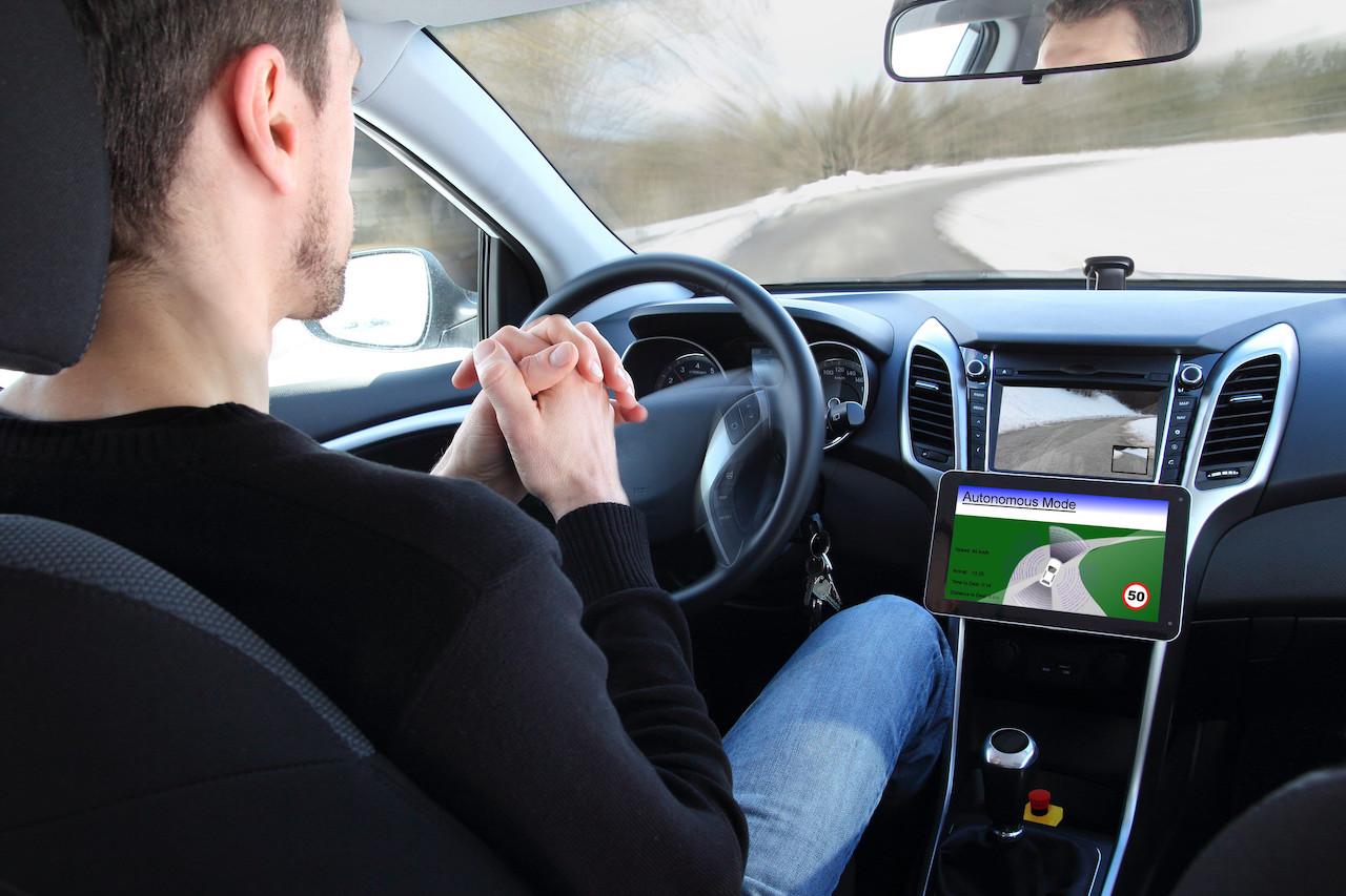 Test di auto autonome in Italia con o senza guidatore? Sfida fra due visioni.jpg